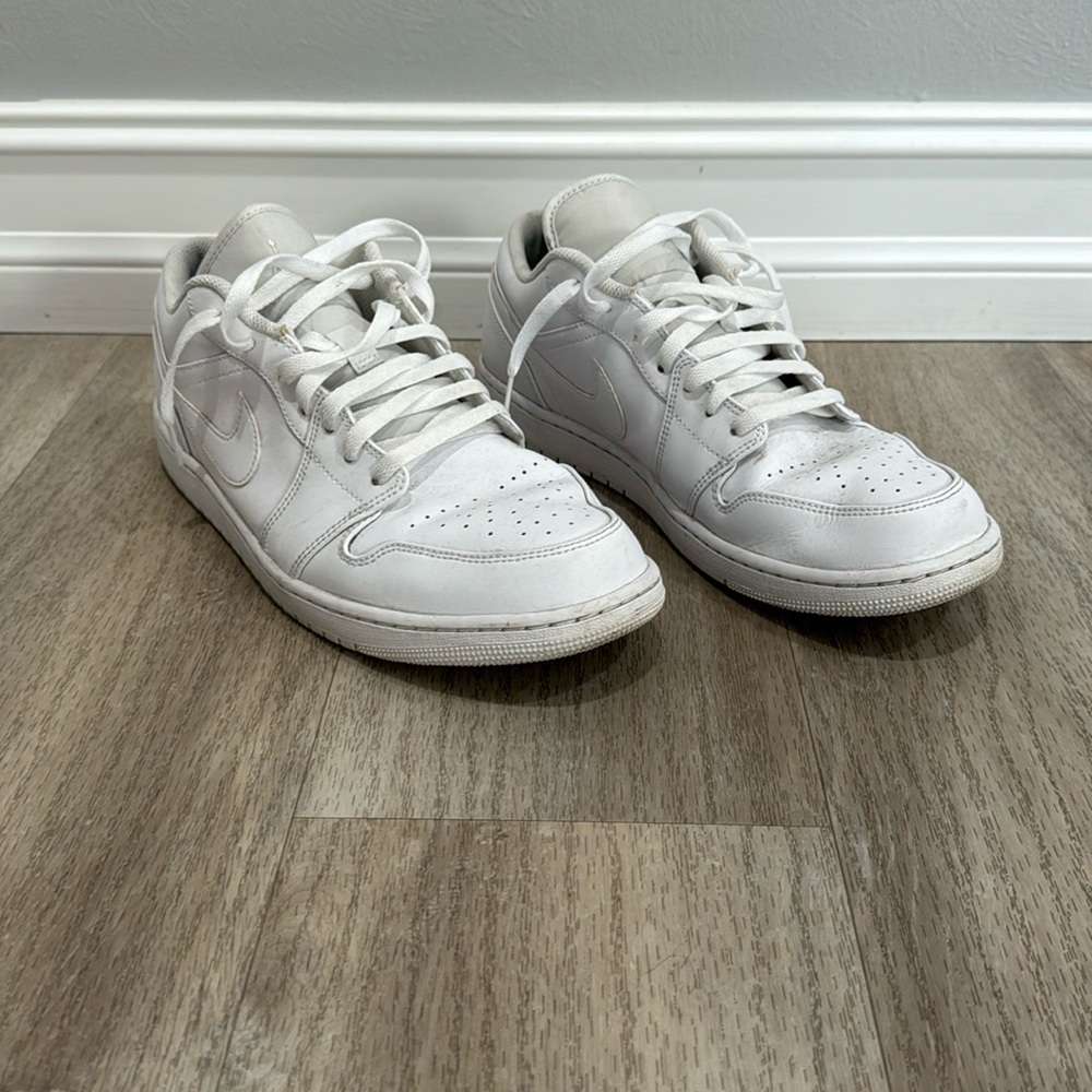 🔥🔥 EUC Mens Jordan 1 Low